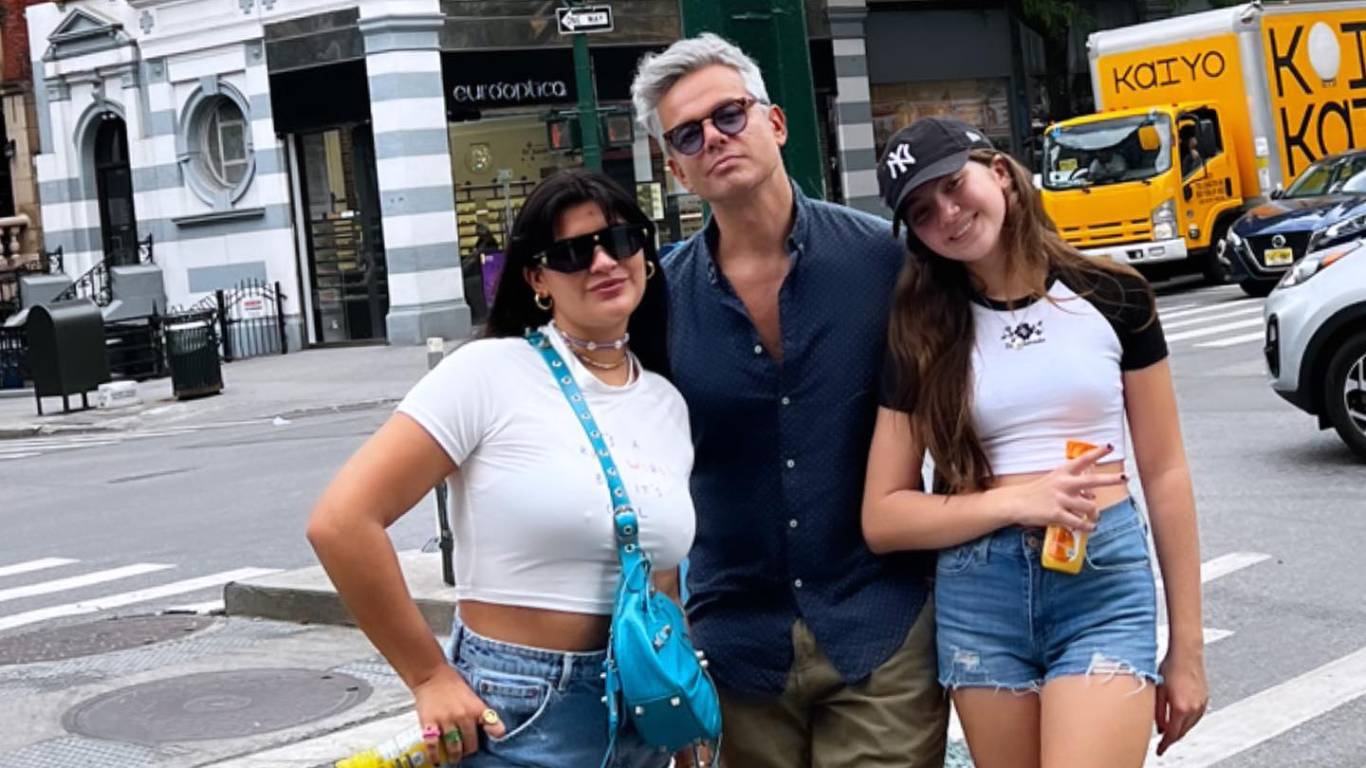 imagem de otaviano costa com as filhas giulia e olivia