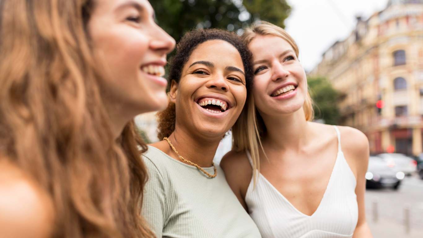 imagem de um grupo de amigas