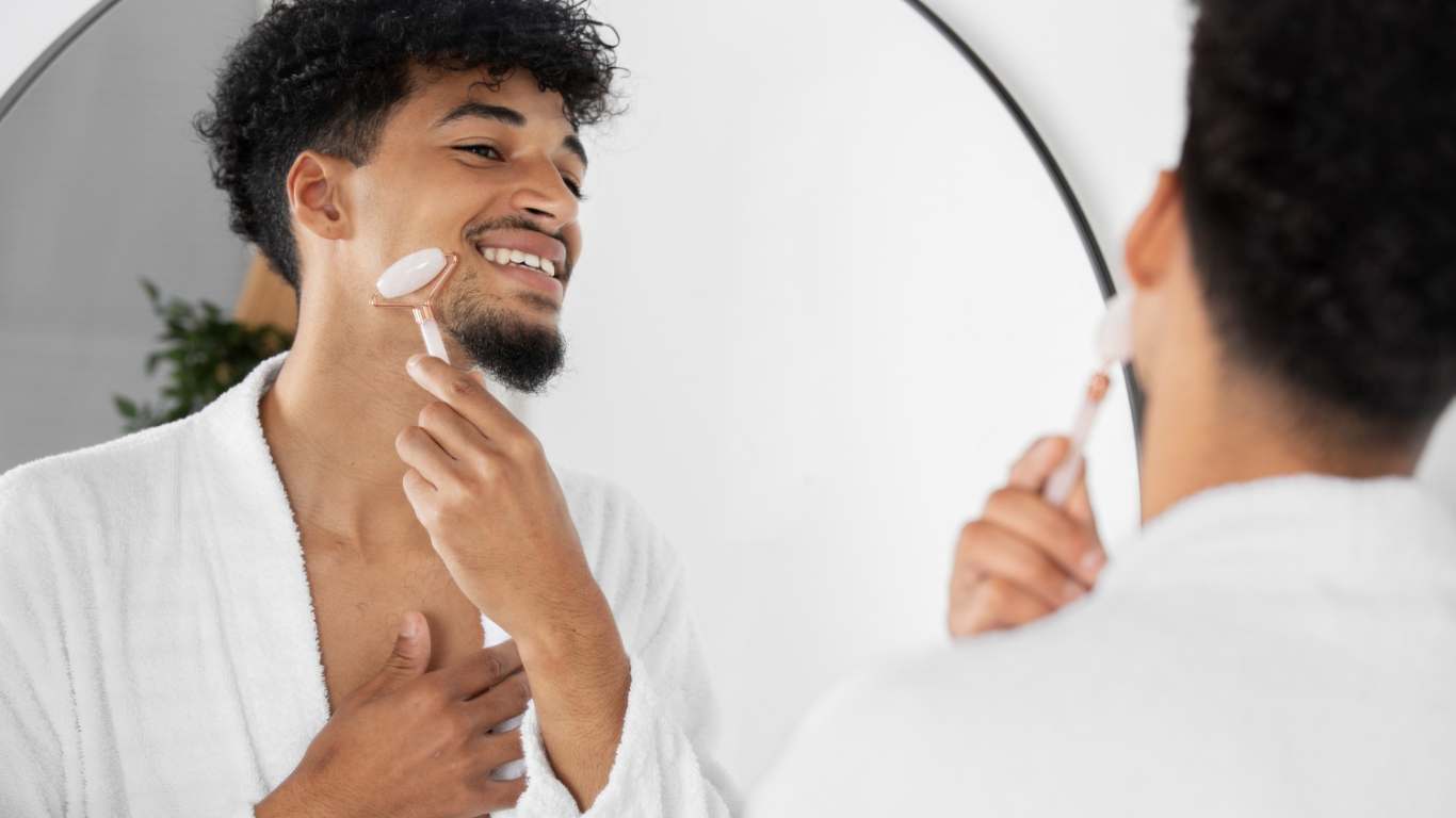 imagem de um rapaz se cuidando