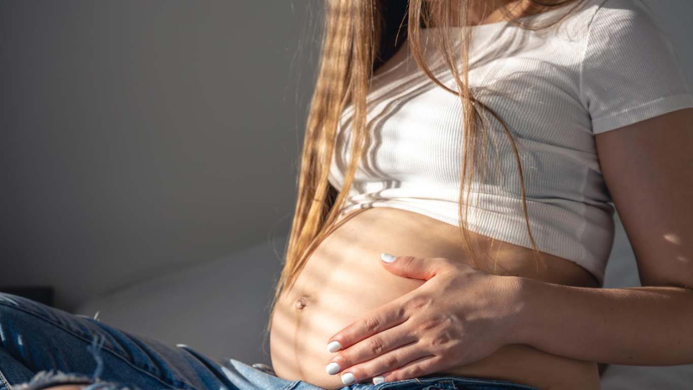 imagem de uma adolescente grávida