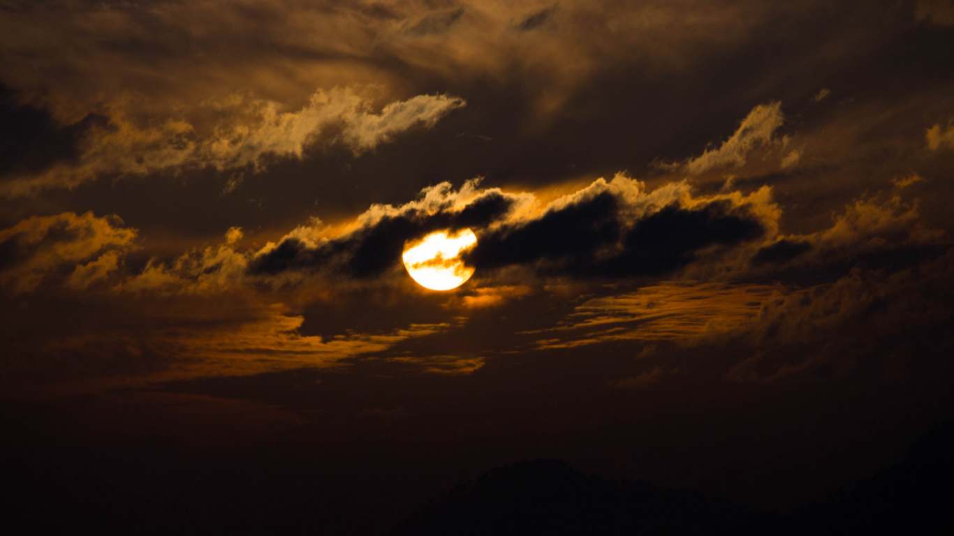 imagem de uma lua iluminada